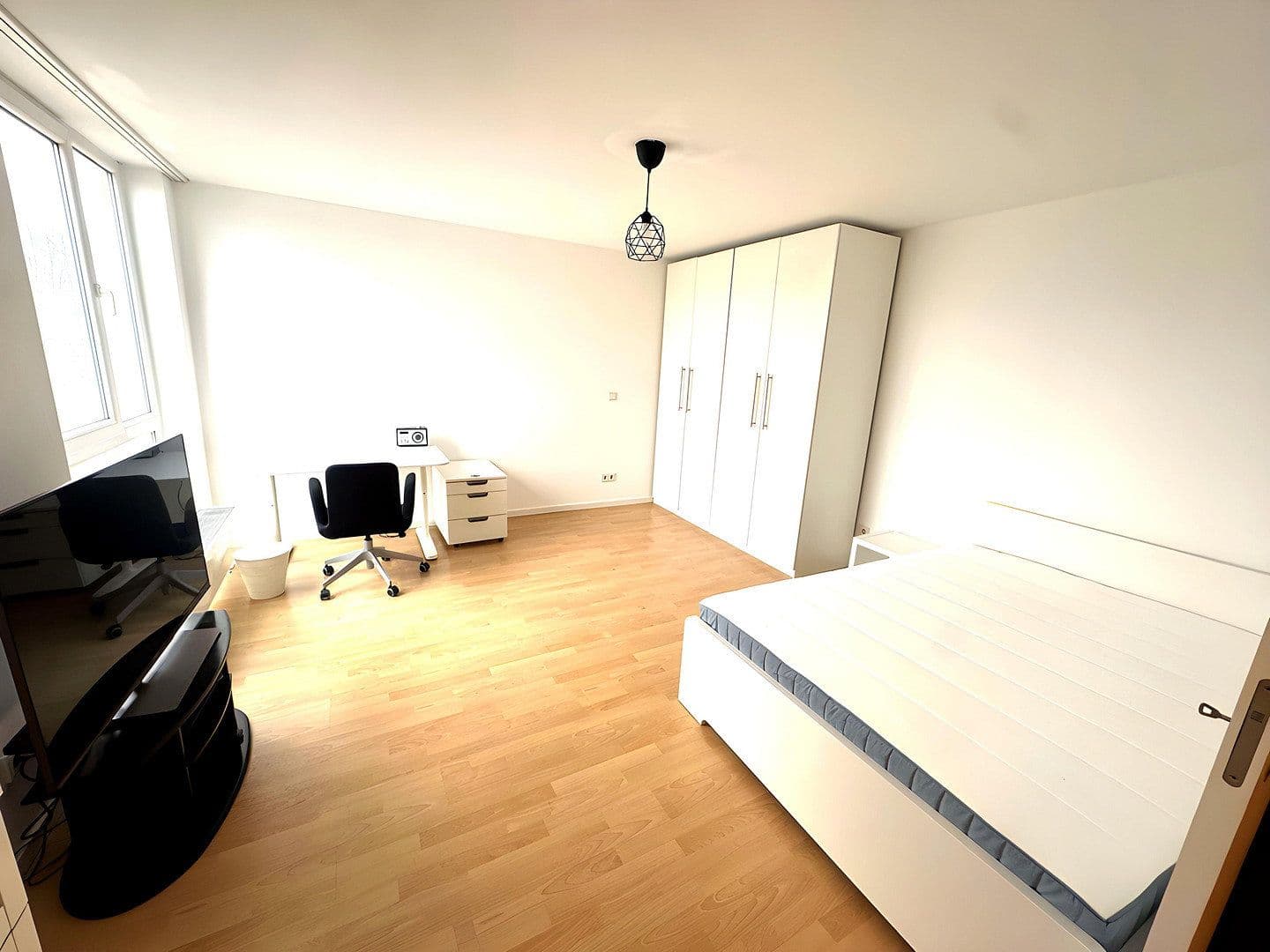Prenájom bytu 2-izbový 55 m², Universitätsstraße 3, Regensburg, Bavorsko Prenájom bytu 2-izbový 55 m², Universitätsstraße 3, Regensburg, Bavorsko