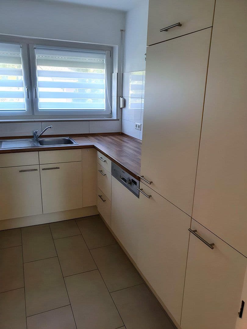 Prenájom bytu 2-izbový 80 m², Usedomstraße 8, Stuttgart, Bádensko-Wurttembersko Prenájom bytu 2-izbový 80 m², Usedomstraße 8, Stuttgart, Bádensko-Wurttembersko