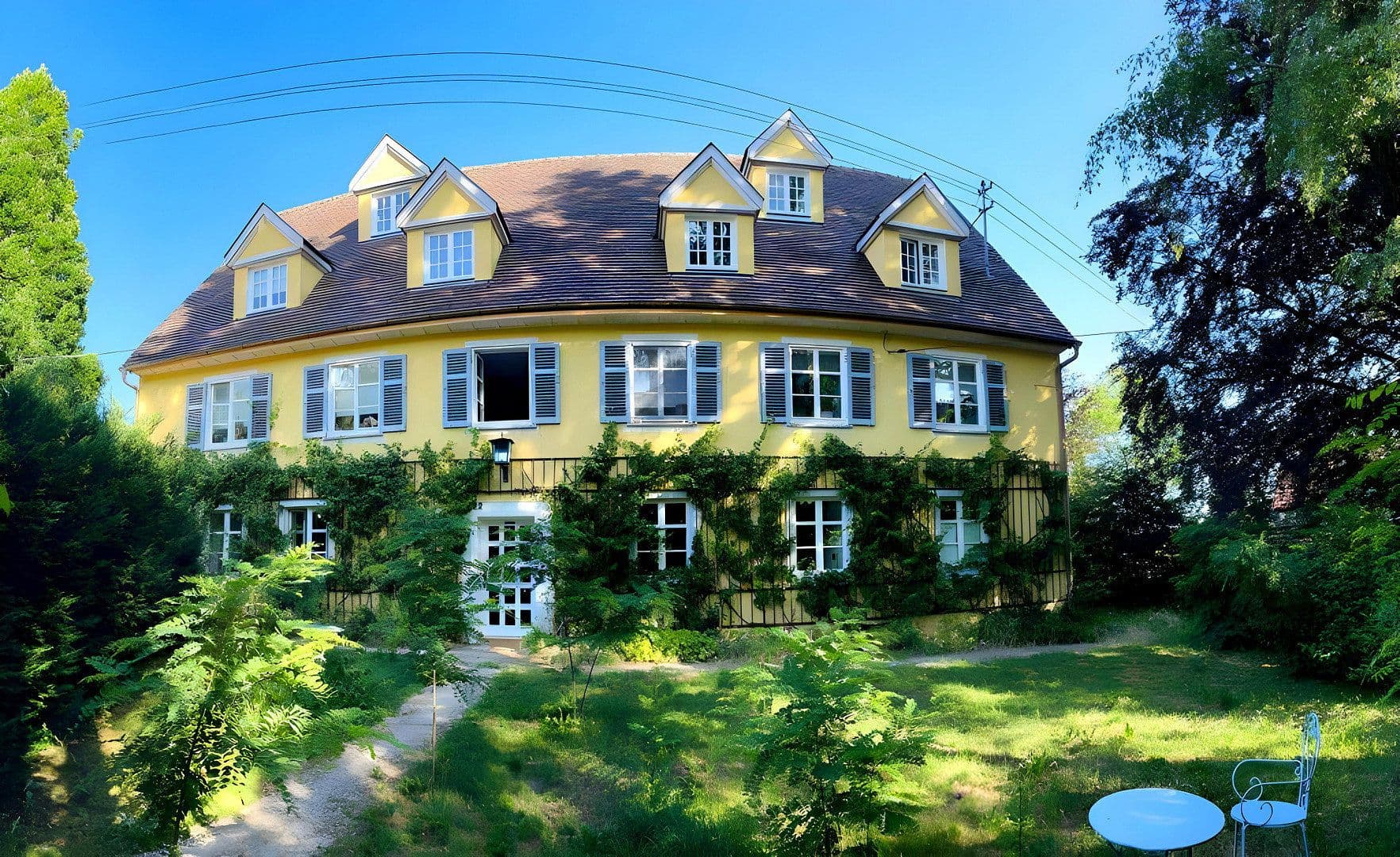 Prenájom bytu 3-izbový 130 m², Schlossberg 22, Oberstadion, Bádensko-Wurttembersko Prenájom bytu 3-izbový 130 m², Schlossberg 22, Oberstadion, Bádensko-Wurttembersko