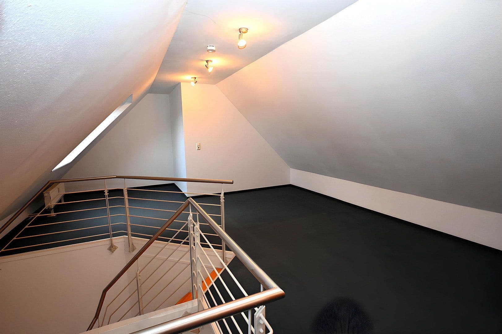 Prenájom bytu 2-izbový 87 m², Helstorfer Straße 29, Hannover, Dolné Sasko Prenájom bytu 2-izbový 87 m², Helstorfer Straße 29, Hannover, Dolné Sasko