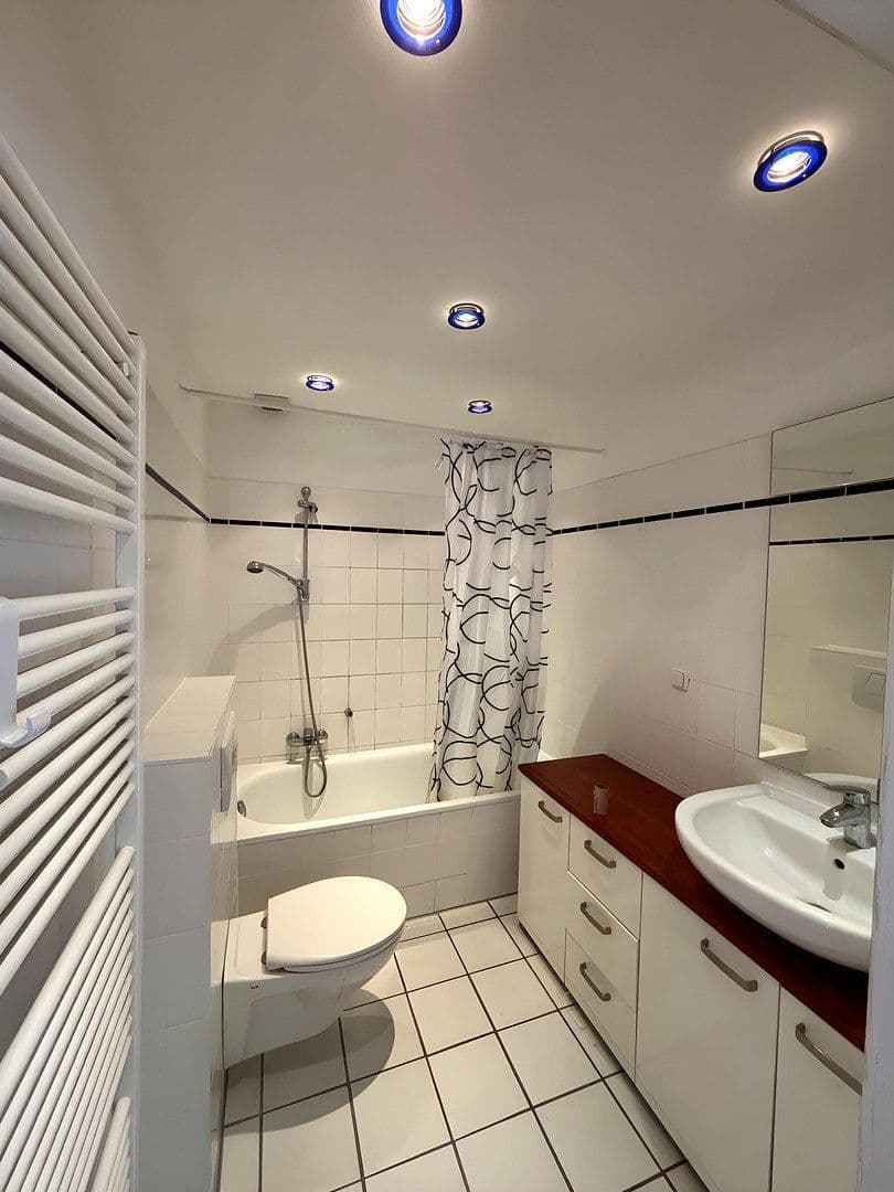 Prenájom bytu 2-izbový 87 m², Helstorfer Straße 29, Hannover, Dolné Sasko Prenájom bytu 2-izbový 87 m², Helstorfer Straße 29, Hannover, Dolné Sasko