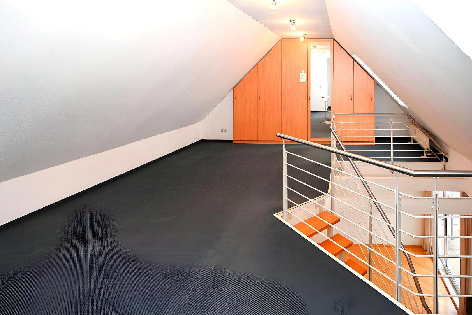 Prenájom bytu 2-izbový 87 m², Helstorfer Straße 29, Hannover, Dolné Sasko Prenájom bytu 2-izbový 87 m², Helstorfer Straße 29, Hannover, Dolné Sasko
