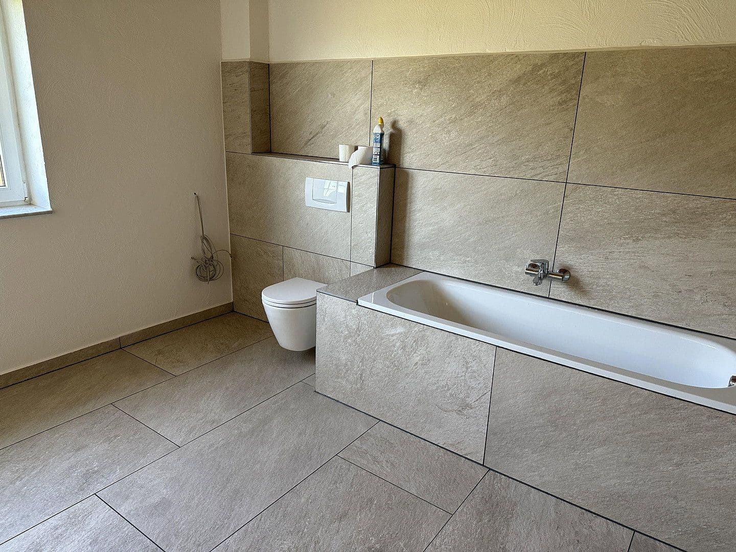Prenájom bytu 6-izbový 93 m², Euskirchen, Severné Porýnie - Westfálsko Prenájom bytu 6-izbový 93 m², Euskirchen, Severné Porýnie - Westfálsko