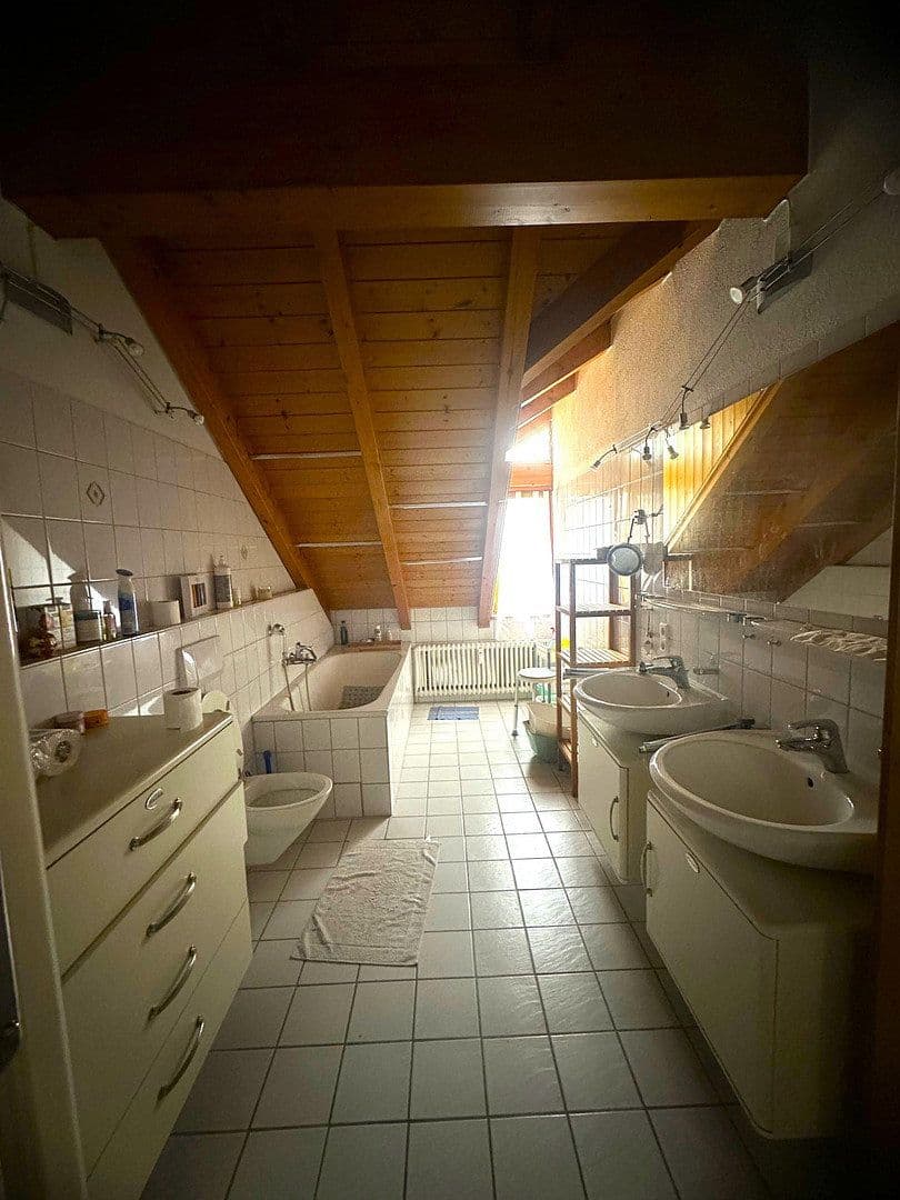Prenájom bytu 4-izbový 124 m², Hammerstrasse 3, Lörrach, Bádensko-Wurttembersko Prenájom bytu 4-izbový 124 m², Hammerstrasse 3, Lörrach, Bádensko-Wurttembersko