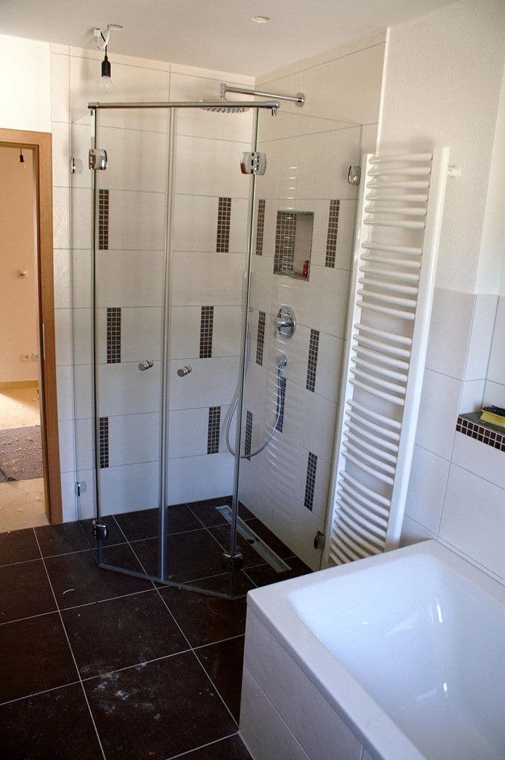 Prenájom bytu 4-izbový 115 m², Edling, Bavorsko Prenájom bytu 4-izbový 115 m², Edling, Bavorsko