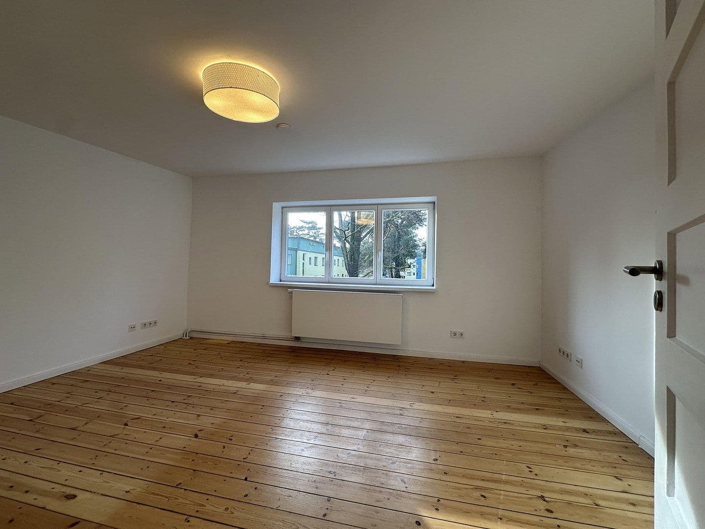 Predaj domu 115 m², pozemek 165 m², Hochsitzweg 99, Berlin, Berlín Predaj domu 115 m², pozemek 165 m², Hochsitzweg 99, Berlin, Berlín