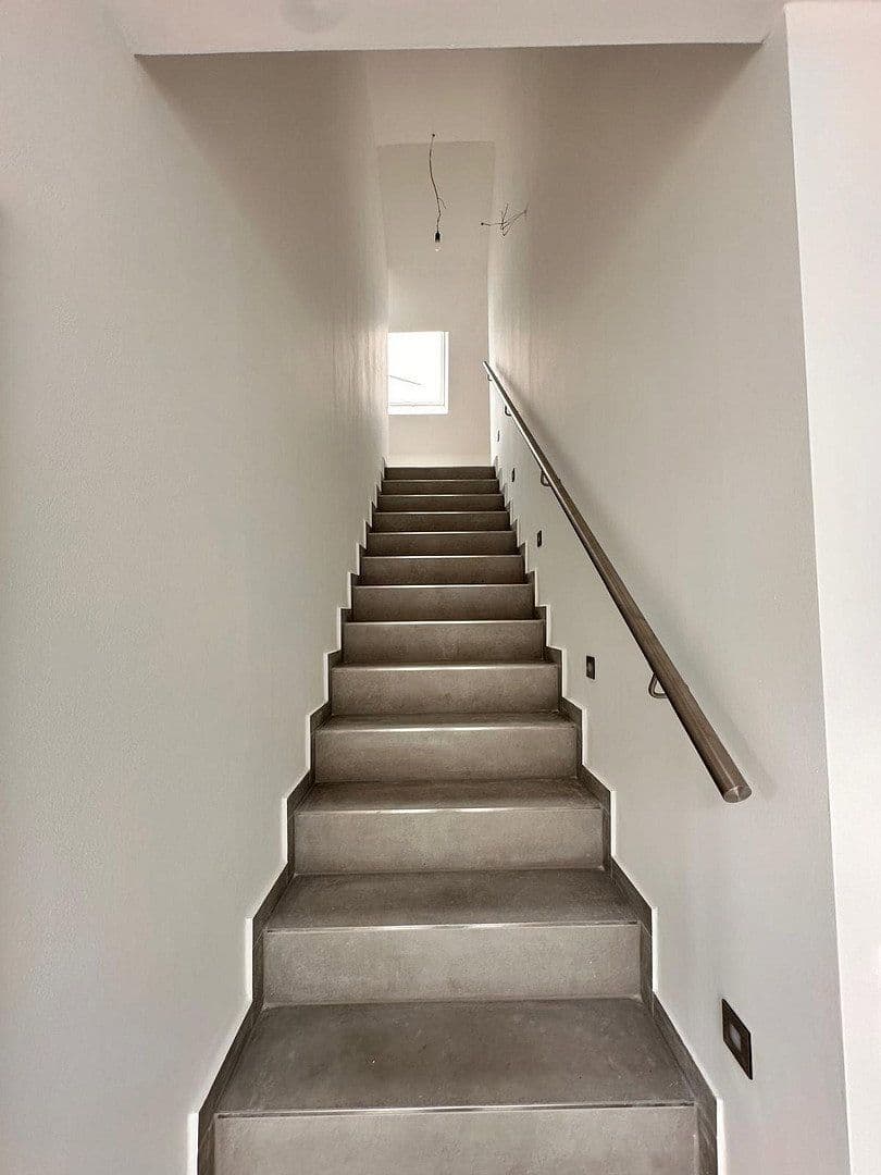 Prenájom bytu 4-izbový 127 m², Maintal, Hesensko Prenájom bytu 4-izbový 127 m², Maintal, Hesensko