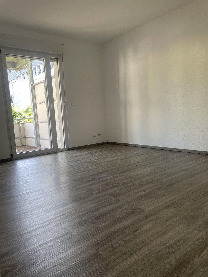 Prenájom bytu 2-izbový 55 m², Julius-Reiber-Str. 38, Darmstadt, Hesensko Prenájom bytu 2-izbový 55 m², Julius-Reiber-Str. 38, Darmstadt, Hesensko