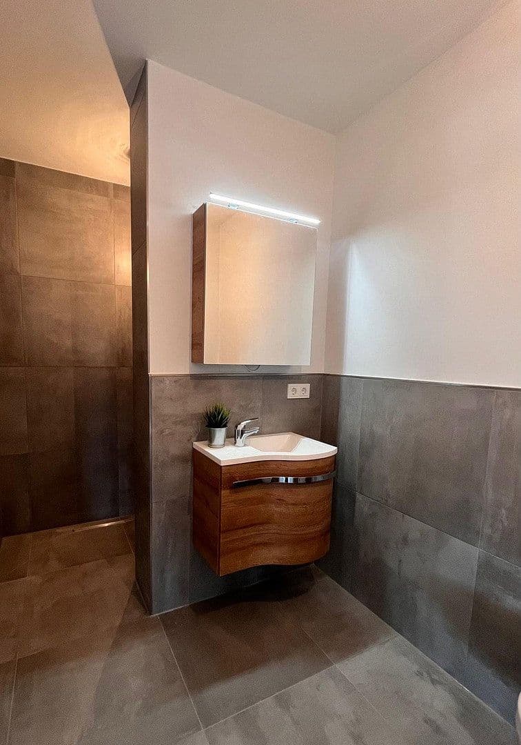 Predaj bytu 3-izbový 103 m², Meisenweg 8, Röttenbach, Bavorsko Predaj bytu 3-izbový 103 m², Meisenweg 8, Röttenbach, Bavorsko