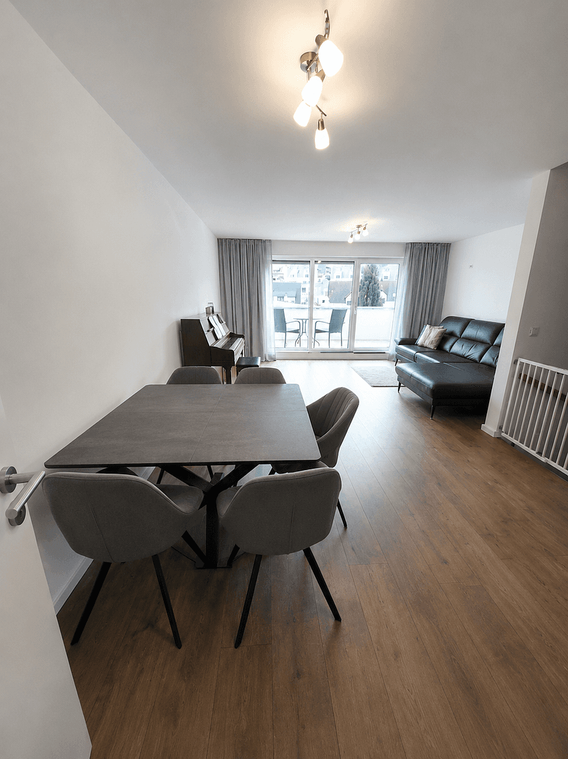 Predaj domu 125 m², pozemek 162 m², Grafenau, Bádensko-Wurttembersko Predaj domu 125 m², pozemek 162 m², Grafenau, Bádensko-Wurttembersko