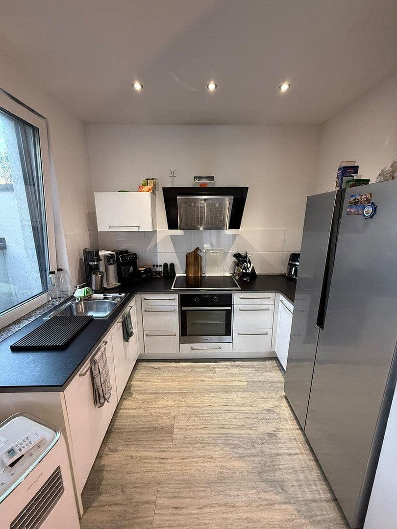 Prenájom bytu 2-izbový 58 m², Markusstr. 17a, Niederkassel, Severné Porýnie - Westfálsko Prenájom bytu 2-izbový 58 m², Markusstr. 17a, Niederkassel, Severné Porýnie - Westfálsko