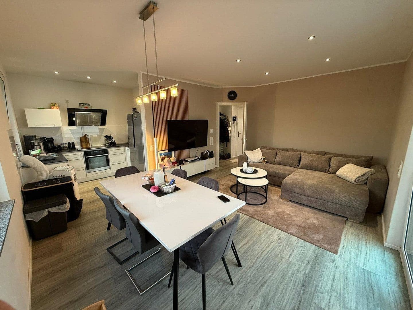 Prenájom bytu 2-izbový 58 m², Markusstr. 17a, Niederkassel, Severné Porýnie - Westfálsko Prenájom bytu 2-izbový 58 m², Markusstr. 17a, Niederkassel, Severné Porýnie - Westfálsko