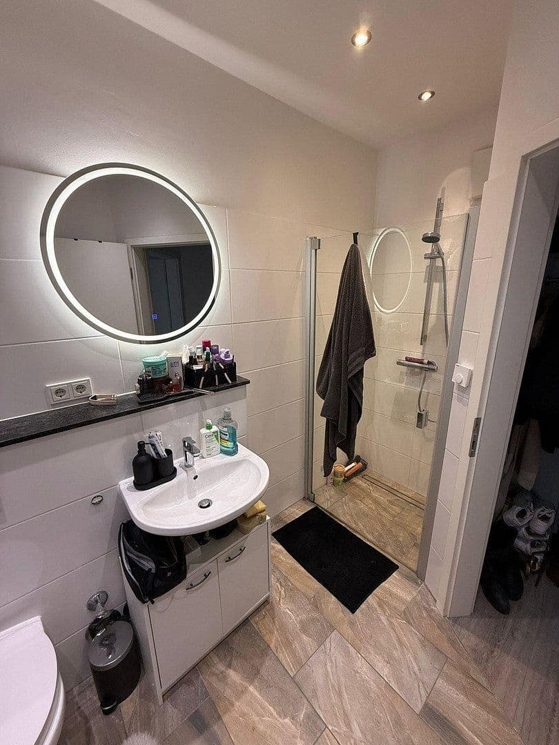 Prenájom bytu 2-izbový 58 m², Markusstr. 17a, Niederkassel, Severné Porýnie - Westfálsko Prenájom bytu 2-izbový 58 m², Markusstr. 17a, Niederkassel, Severné Porýnie - Westfálsko