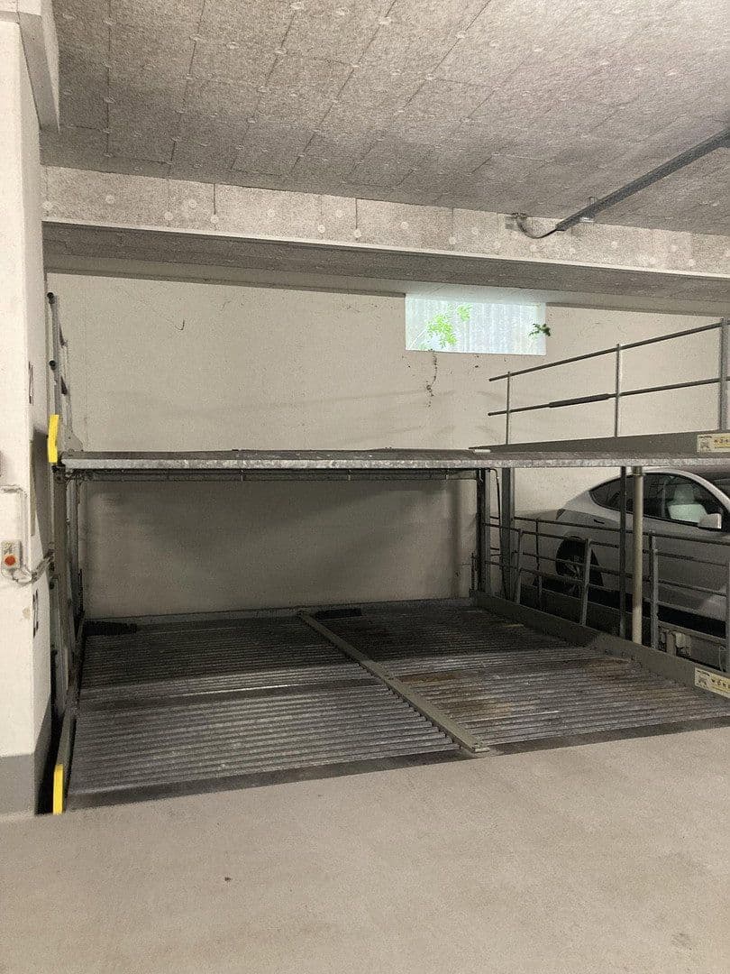Predaj garáže 12 m², Schwanthalerstrasse 74, München, Bavorsko Predaj garáže 12 m², Schwanthalerstrasse 74, München, Bavorsko