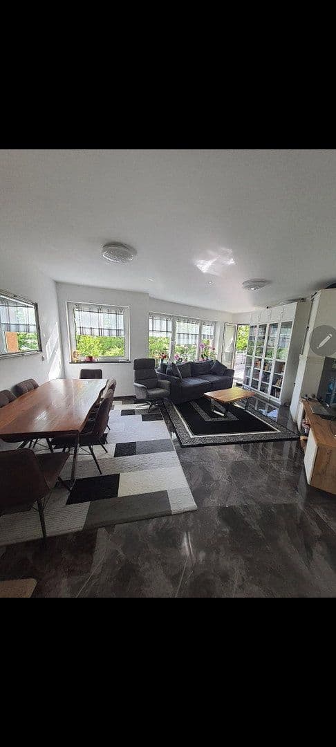 Predaj bytu 3-izbový 84 m², Schwabbacherstr.15, Stuttgart, Bádensko-Wurttembersko Predaj bytu 3-izbový 84 m², Schwabbacherstr.15, Stuttgart, Bádensko-Wurttembersko