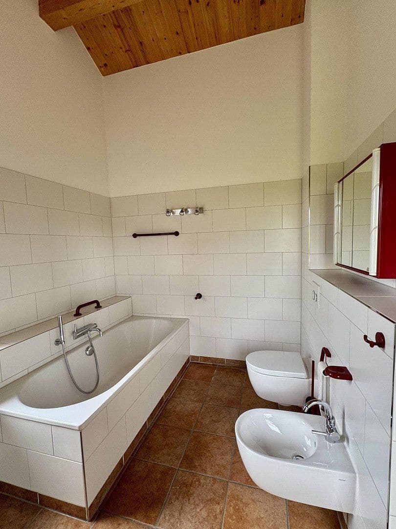Predaj domu 247 m², pozemek 442 m², Calw, Bádensko-Wurttembersko Predaj domu 247 m², pozemek 442 m², Calw, Bádensko-Wurttembersko