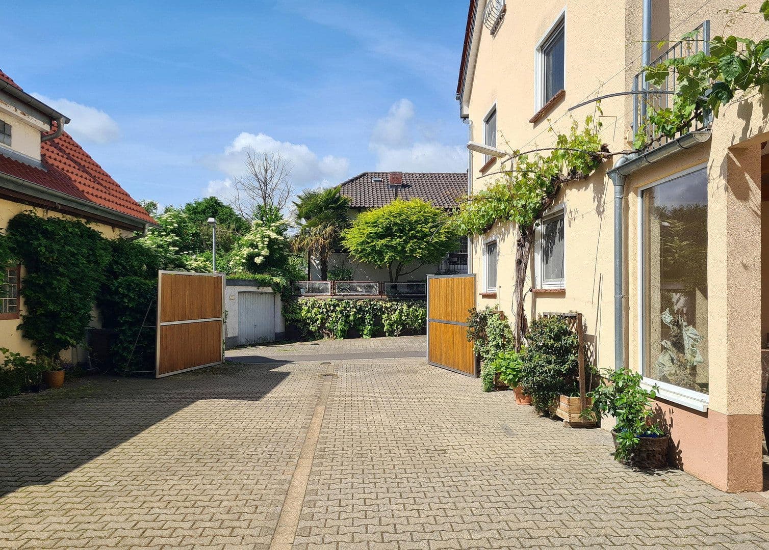 Predaj domu 246 m², pozemek 932 m², Friedhofstraße 21, Worms, Porýnie-Falcko Predaj domu 246 m², pozemek 932 m², Friedhofstraße 21, Worms, Porýnie-Falcko
