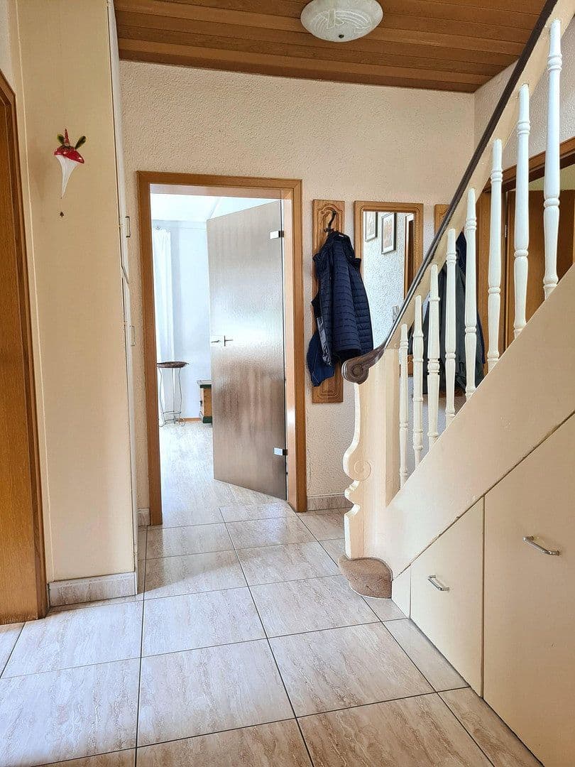 Predaj domu 246 m², pozemek 932 m², Friedhofstraße 21, Worms, Porýnie-Falcko Predaj domu 246 m², pozemek 932 m², Friedhofstraße 21, Worms, Porýnie-Falcko