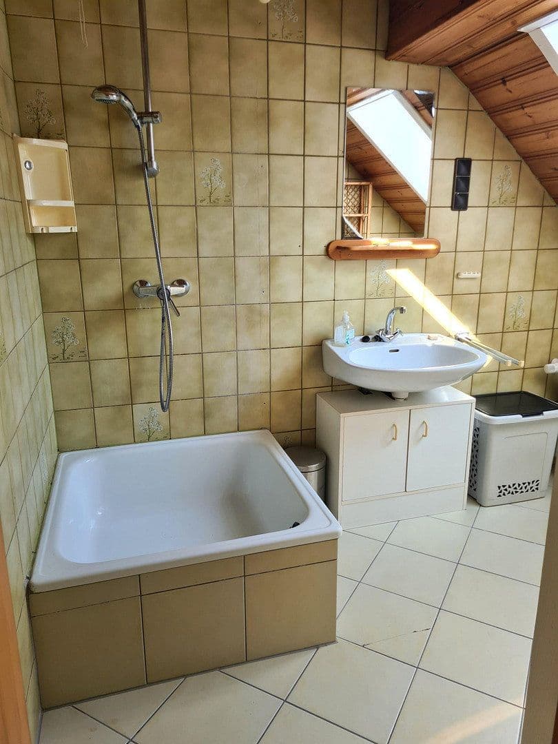 Predaj domu 246 m², pozemek 932 m², Friedhofstraße 21, Worms, Porýnie-Falcko Predaj domu 246 m², pozemek 932 m², Friedhofstraße 21, Worms, Porýnie-Falcko