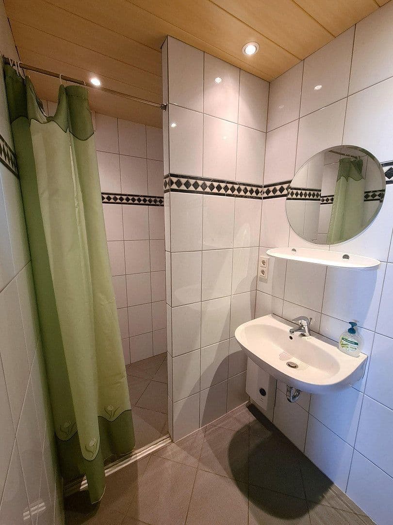 Predaj domu 246 m², pozemek 932 m², Friedhofstraße 21, Worms, Porýnie-Falcko Predaj domu 246 m², pozemek 932 m², Friedhofstraße 21, Worms, Porýnie-Falcko