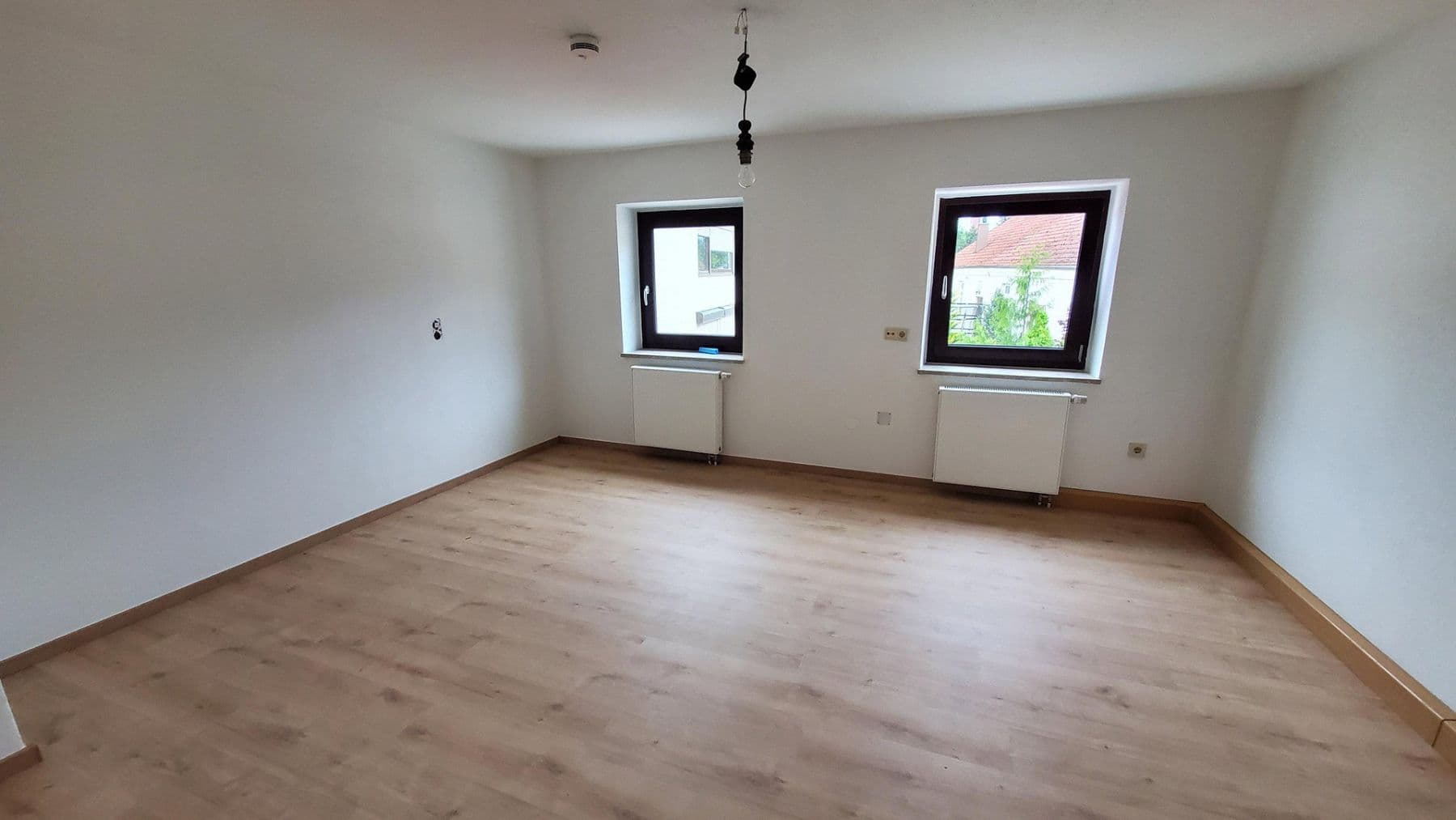 Prenájom bytu 3-izbový 92 m², Marktstraße 59, Rennertshofen, Bavorsko Prenájom bytu 3-izbový 92 m², Marktstraße 59, Rennertshofen, Bavorsko