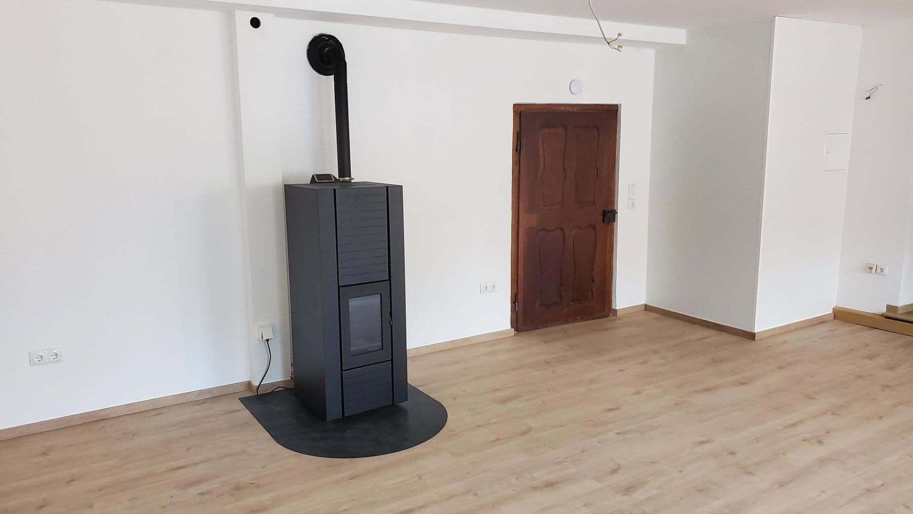 Prenájom bytu 3-izbový 92 m², Marktstraße 59, Rennertshofen, Bavorsko Prenájom bytu 3-izbový 92 m², Marktstraße 59, Rennertshofen, Bavorsko
