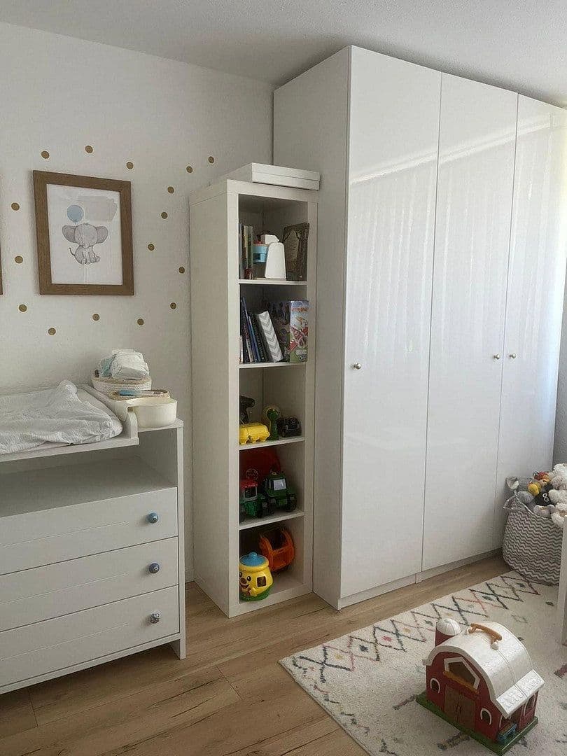 Prenájom bytu 4-izbový 94 m², Wernau (Neckar), Bádensko-Wurttembersko Prenájom bytu 4-izbový 94 m², Wernau (Neckar), Bádensko-Wurttembersko