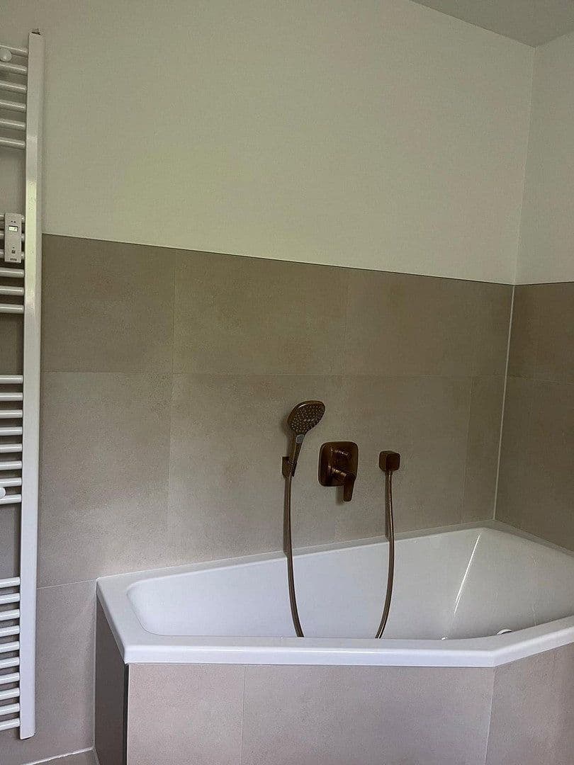 Prenájom bytu 4-izbový 94 m², Wernau (Neckar), Bádensko-Wurttembersko Prenájom bytu 4-izbový 94 m², Wernau (Neckar), Bádensko-Wurttembersko