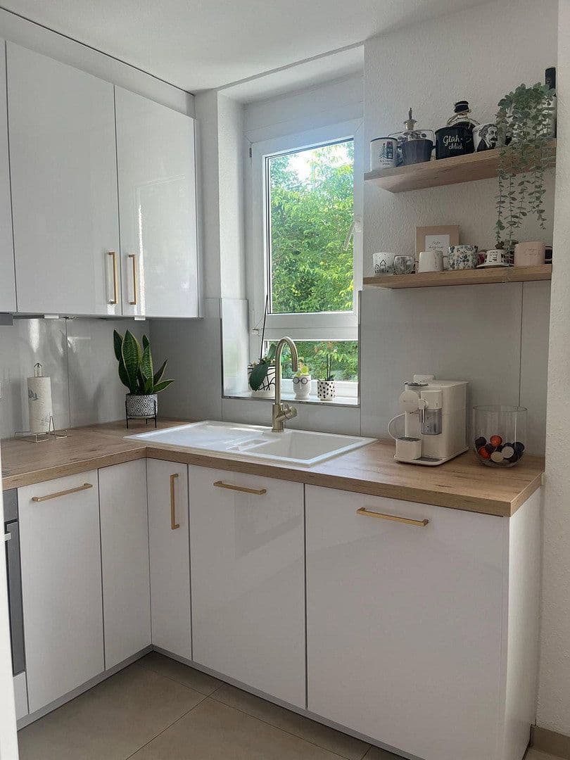Prenájom bytu 4-izbový 94 m², Wernau (Neckar), Bádensko-Wurttembersko Prenájom bytu 4-izbový 94 m², Wernau (Neckar), Bádensko-Wurttembersko