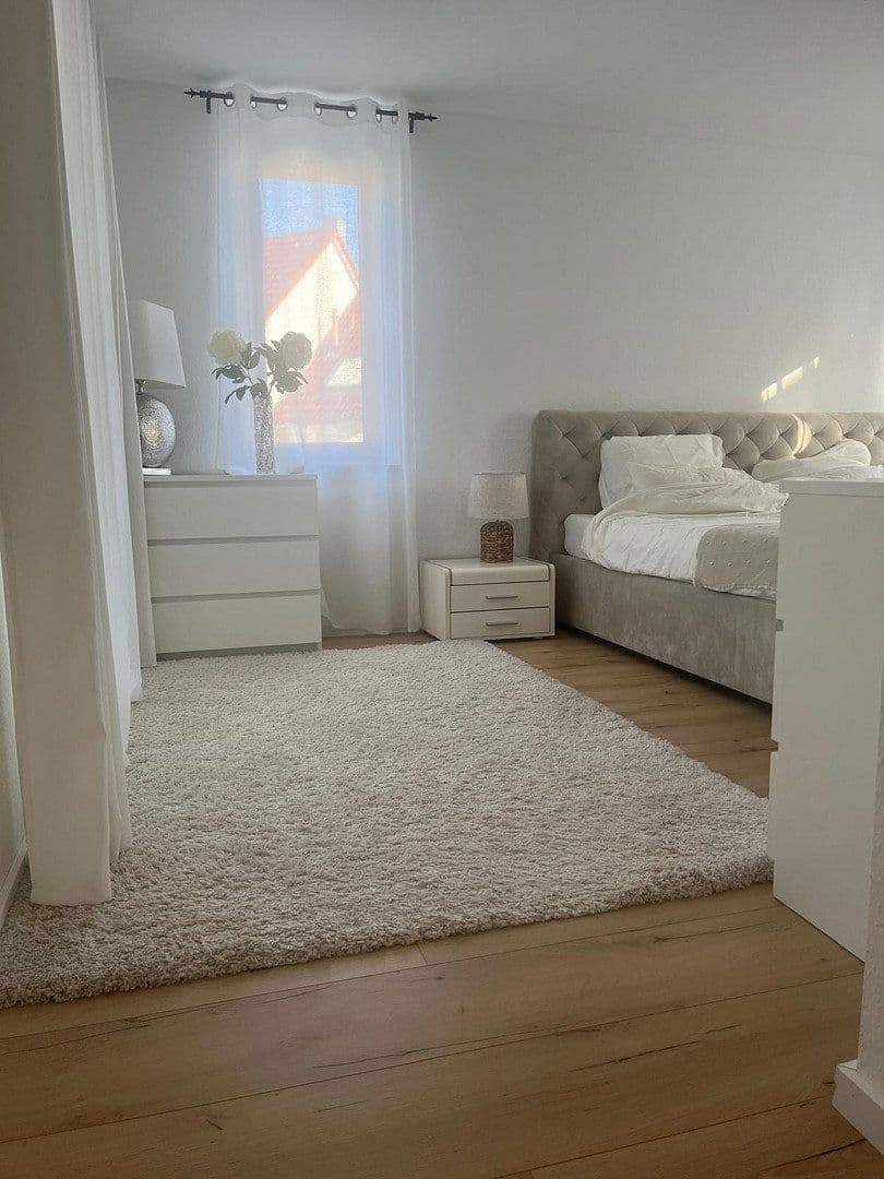 Prenájom bytu 4-izbový 94 m², Wernau (Neckar), Bádensko-Wurttembersko Prenájom bytu 4-izbový 94 m², Wernau (Neckar), Bádensko-Wurttembersko