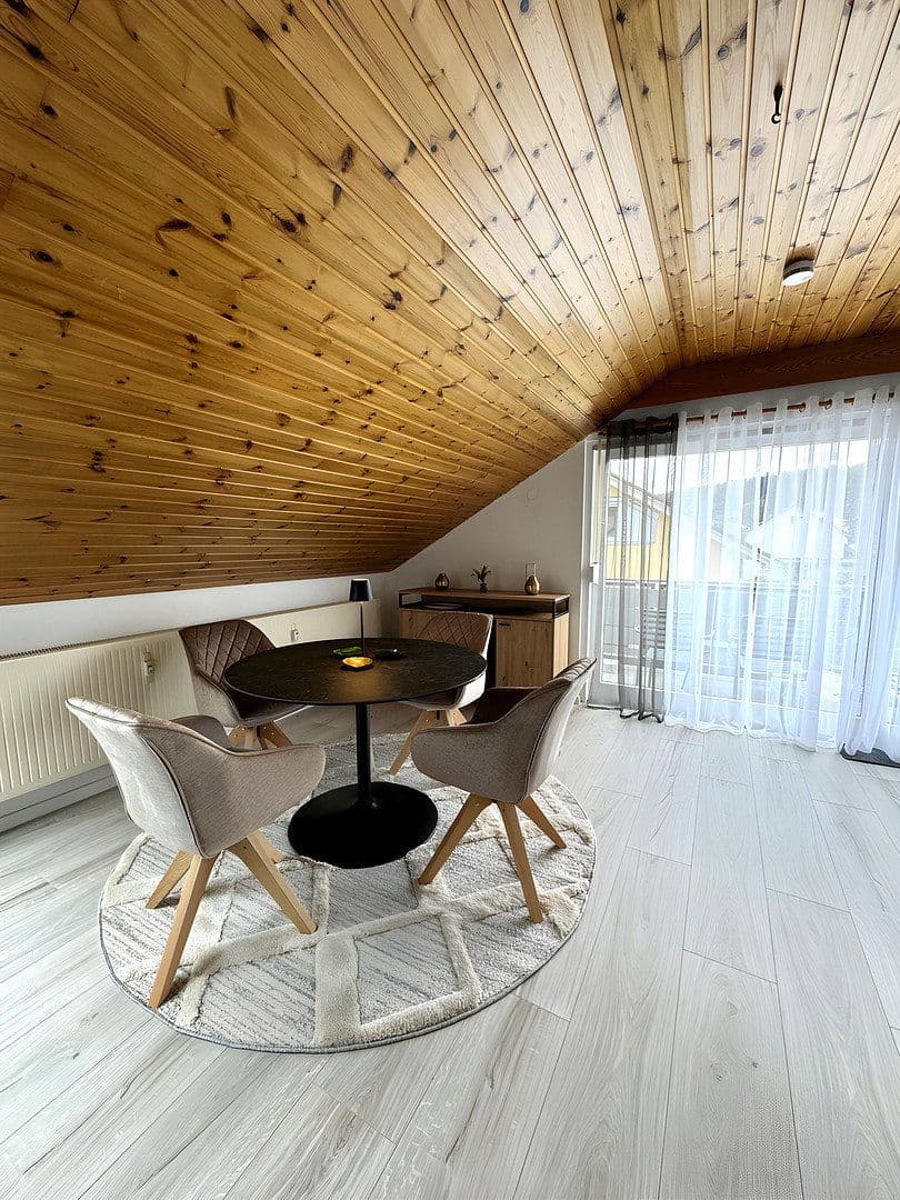 Prenájom bytu 3-izbový 75 m², Friedrich-Rothfuss-Straße 3, Freudenstadt, Bádensko-Wurttembersko Prenájom bytu 3-izbový 75 m², Friedrich-Rothfuss-Straße 3, Freudenstadt, Bádensko-Wurttembersko