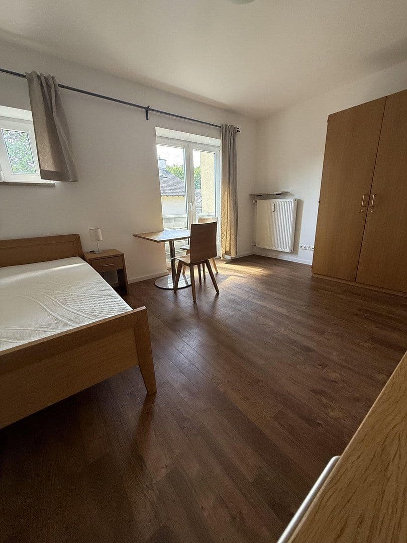 Prenájom bytu 6-izbový 200 m², Ottobrunn, Bavorsko Prenájom bytu 6-izbový 200 m², Ottobrunn, Bavorsko
