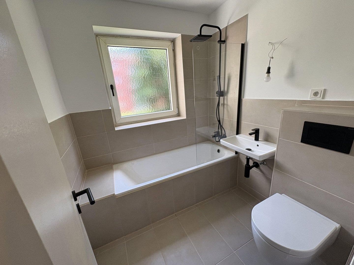 Predaj bytu 2-izbový 54 m², Daimlerstraße 3, Köln, Severné Porýnie - Westfálsko Predaj bytu 2-izbový 54 m², Daimlerstraße 3, Köln, Severné Porýnie - Westfálsko