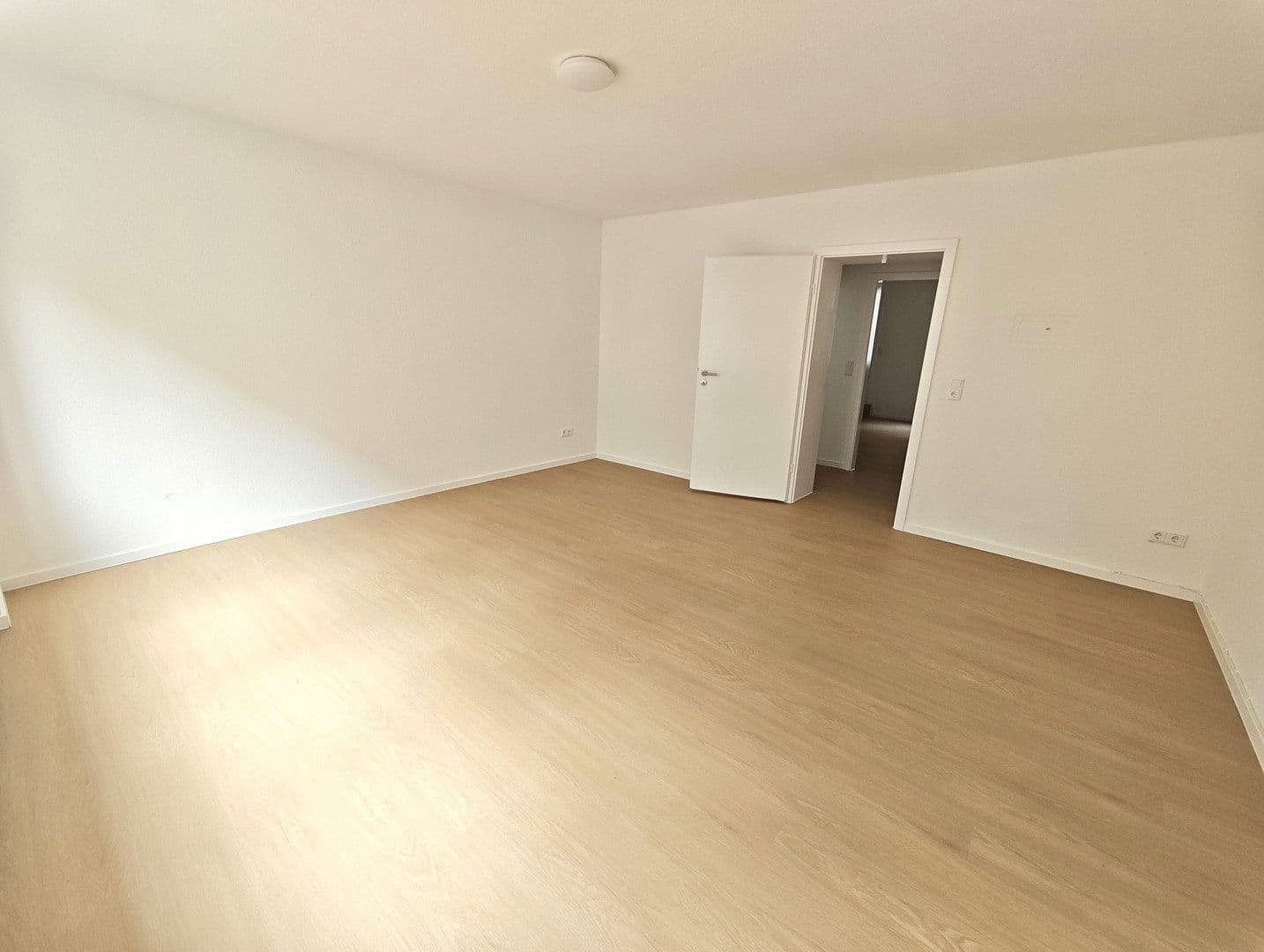 Prenájom bytu 3-izbový 84 m², Augartenstraße 17, Mannheim, Bádensko-Wurttembersko Prenájom bytu 3-izbový 84 m², Augartenstraße 17, Mannheim, Bádensko-Wurttembersko