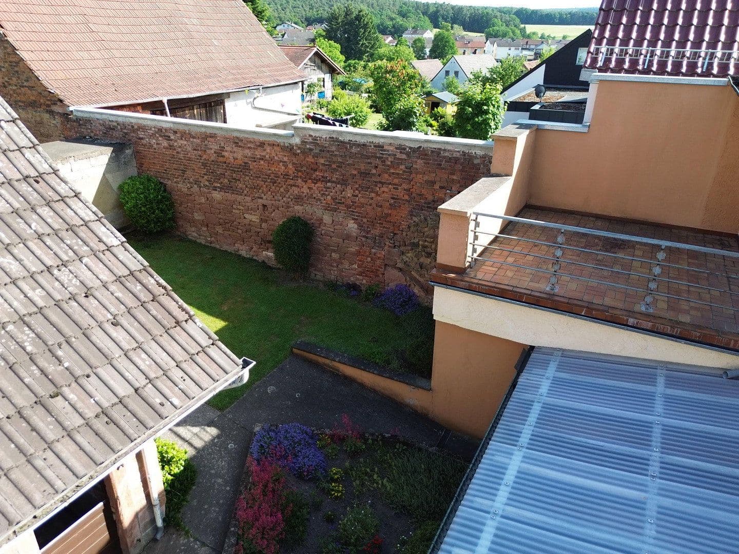 Predaj domu 160 m², pozemek 1.492 m², Lützelbach, Hesensko Predaj domu 160 m², pozemek 1.492 m², Lützelbach, Hesensko