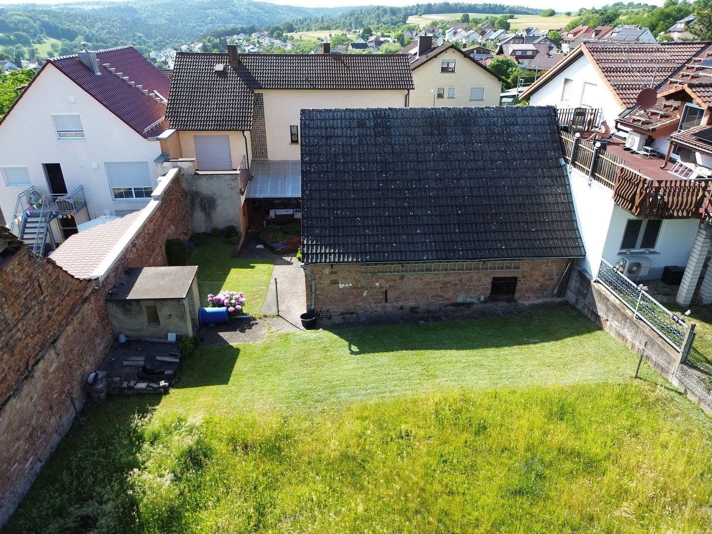 Predaj domu 160 m², pozemek 1.492 m², Lützelbach, Hesensko Predaj domu 160 m², pozemek 1.492 m², Lützelbach, Hesensko