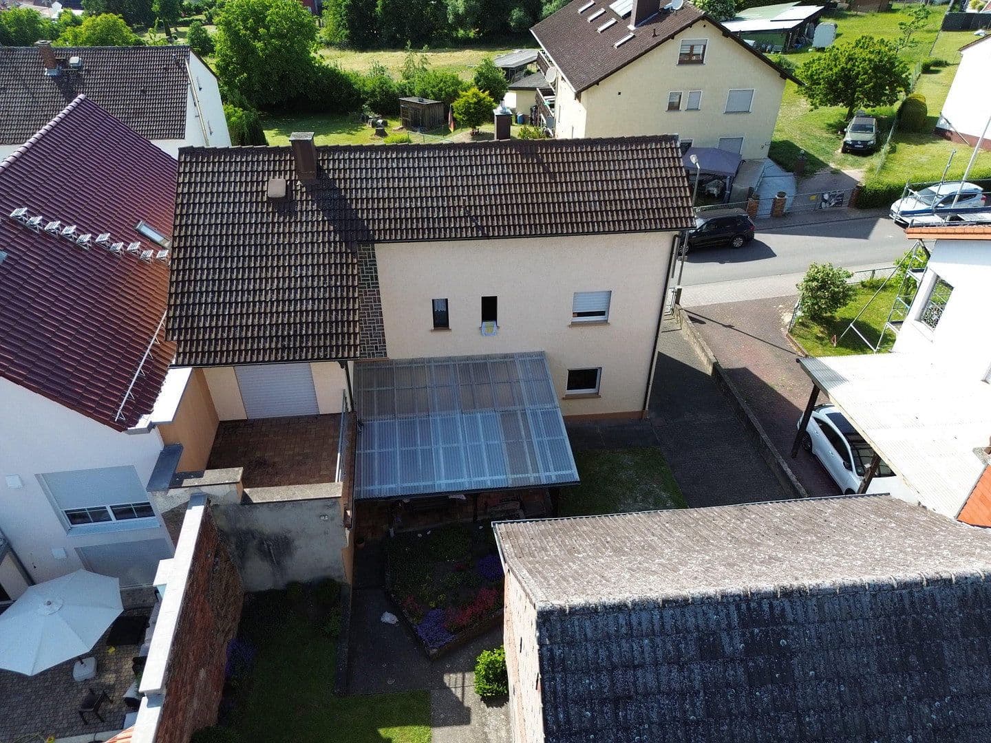 Predaj domu 160 m², pozemek 1.492 m², Lützelbach, Hesensko Predaj domu 160 m², pozemek 1.492 m², Lützelbach, Hesensko