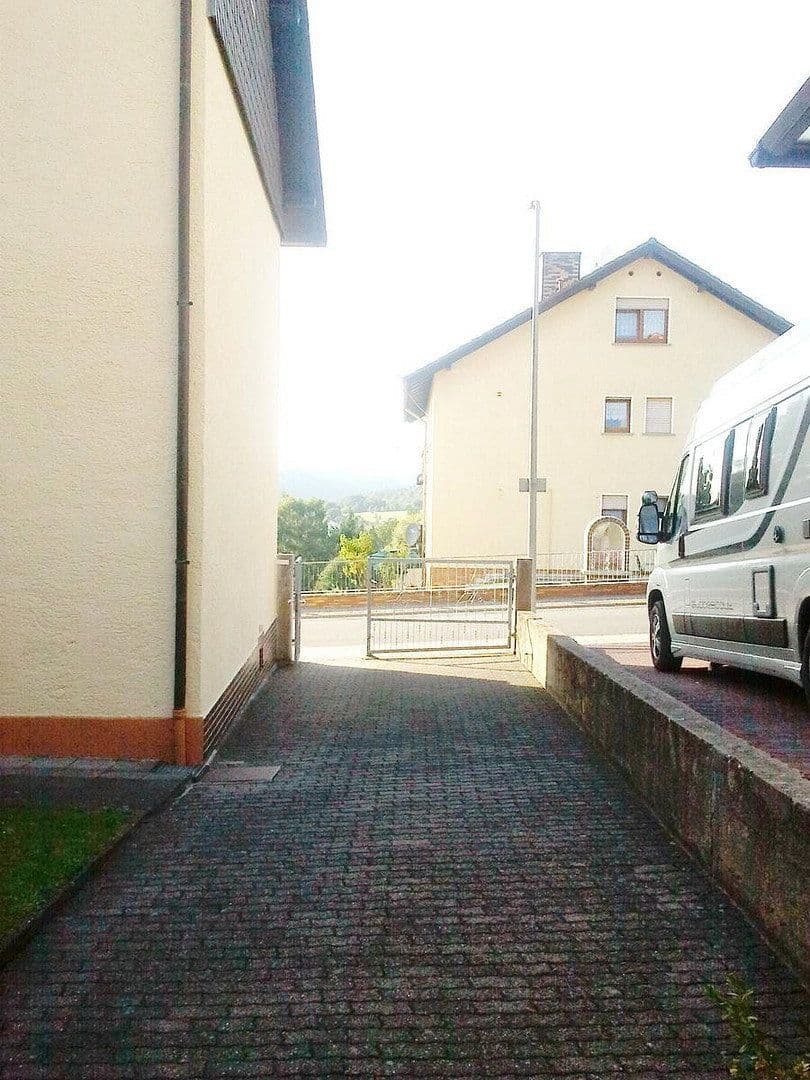 Predaj domu 160 m², pozemek 1.492 m², Lützelbach, Hesensko Predaj domu 160 m², pozemek 1.492 m², Lützelbach, Hesensko