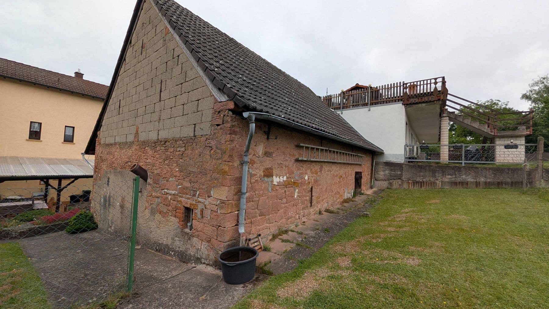 Predaj domu 160 m², pozemek 1.492 m², Lützelbach, Hesensko Predaj domu 160 m², pozemek 1.492 m², Lützelbach, Hesensko