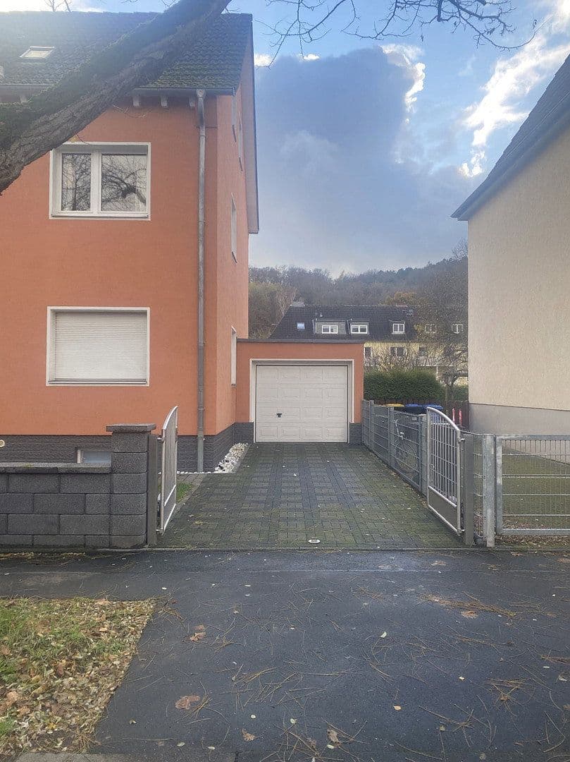Predaj domu 209 m², pozemek 657 m², Truchseßstraße 83, Bonn, Severné Porýnie - Westfálsko Predaj domu 209 m², pozemek 657 m², Truchseßstraße 83, Bonn, Severné Porýnie - Westfálsko