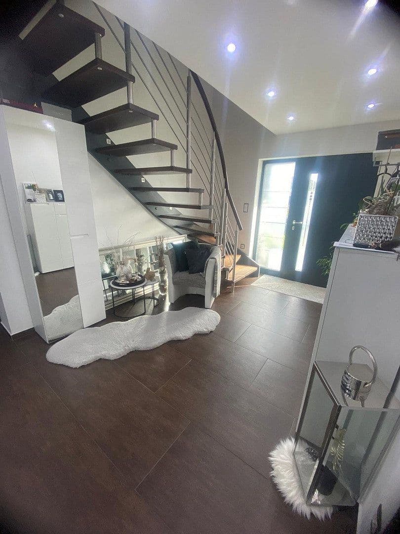 Predaj domu 185 m², pozemek 626 m², Petersberg, Hesensko Predaj domu 185 m², pozemek 626 m², Petersberg, Hesensko