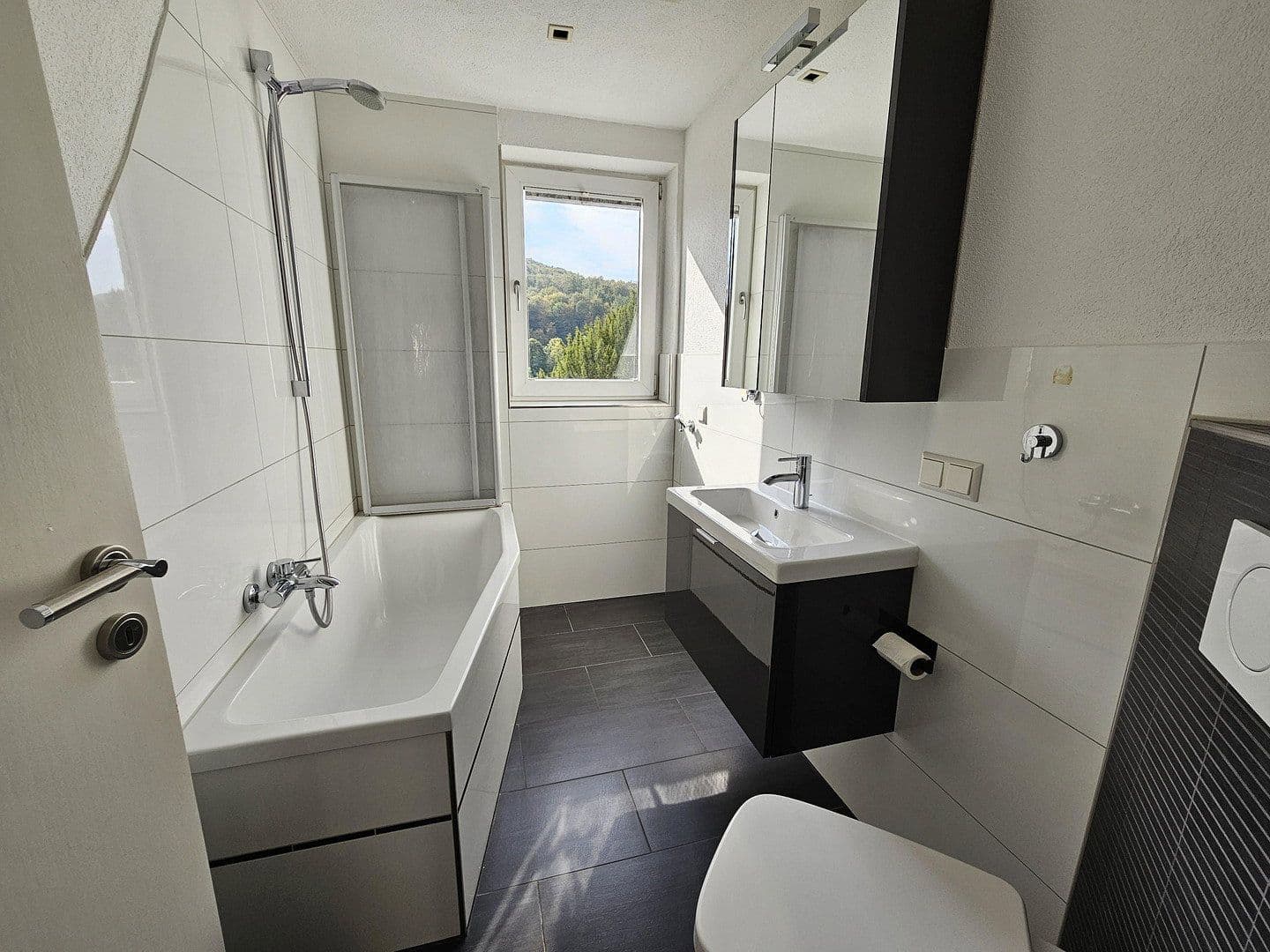 Prenájom bytu 2-izbový 50 m², Hauptstraße 22, Neckargemünd, Bádensko-Wurttembersko Prenájom bytu 2-izbový 50 m², Hauptstraße 22, Neckargemünd, Bádensko-Wurttembersko