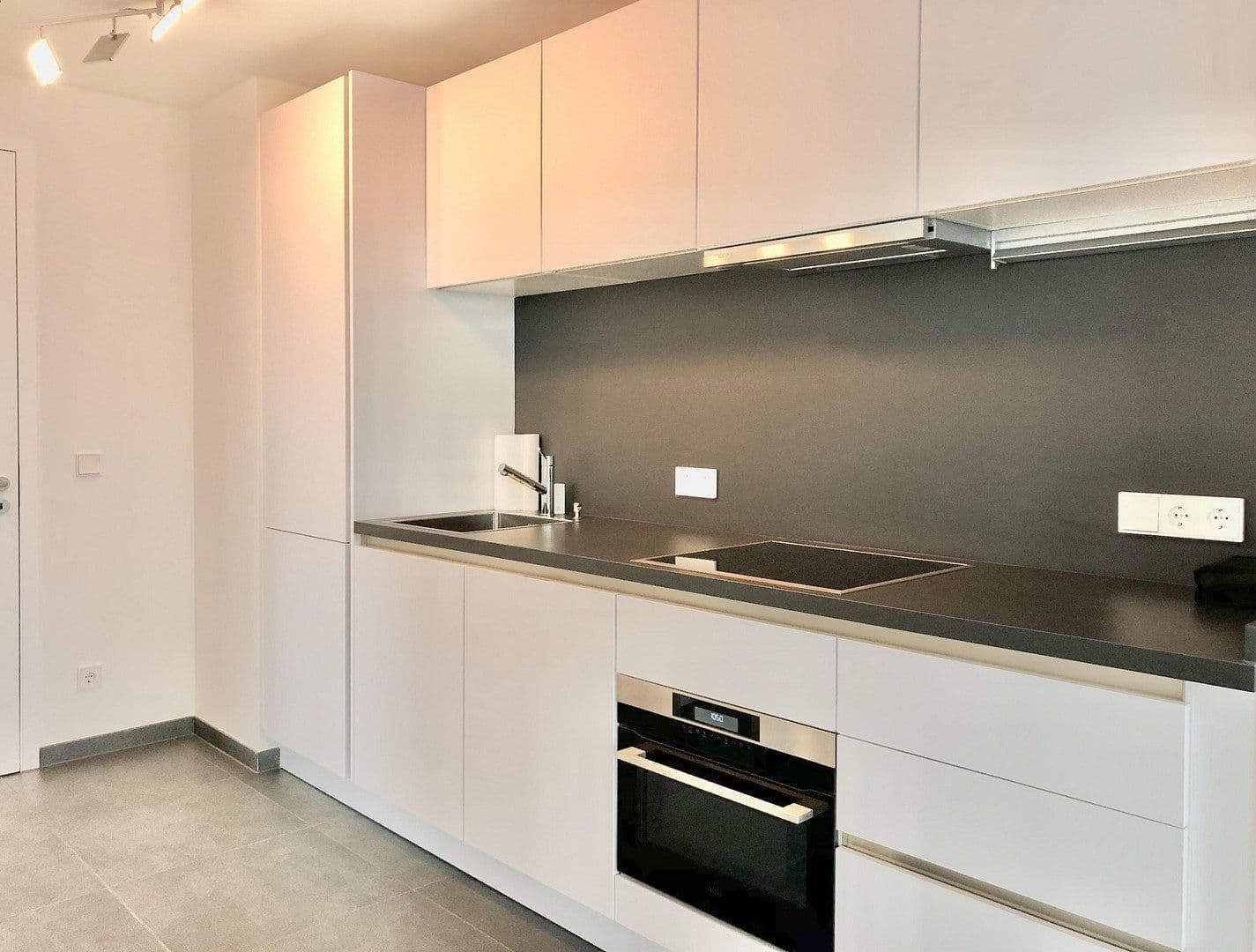 Prenájom bytu 2-izbový 61 m², Europa-Allee 2, Frankfurt am Main, Hesensko Prenájom bytu 2-izbový 61 m², Europa-Allee 2, Frankfurt am Main, Hesensko