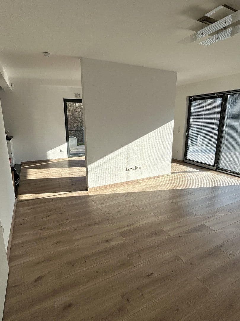 Predaj domu 150 m², pozemek 399 m², Kirchentellinsfurt, Bádensko-Wurttembersko Predaj domu 150 m², pozemek 399 m², Kirchentellinsfurt, Bádensko-Wurttembersko