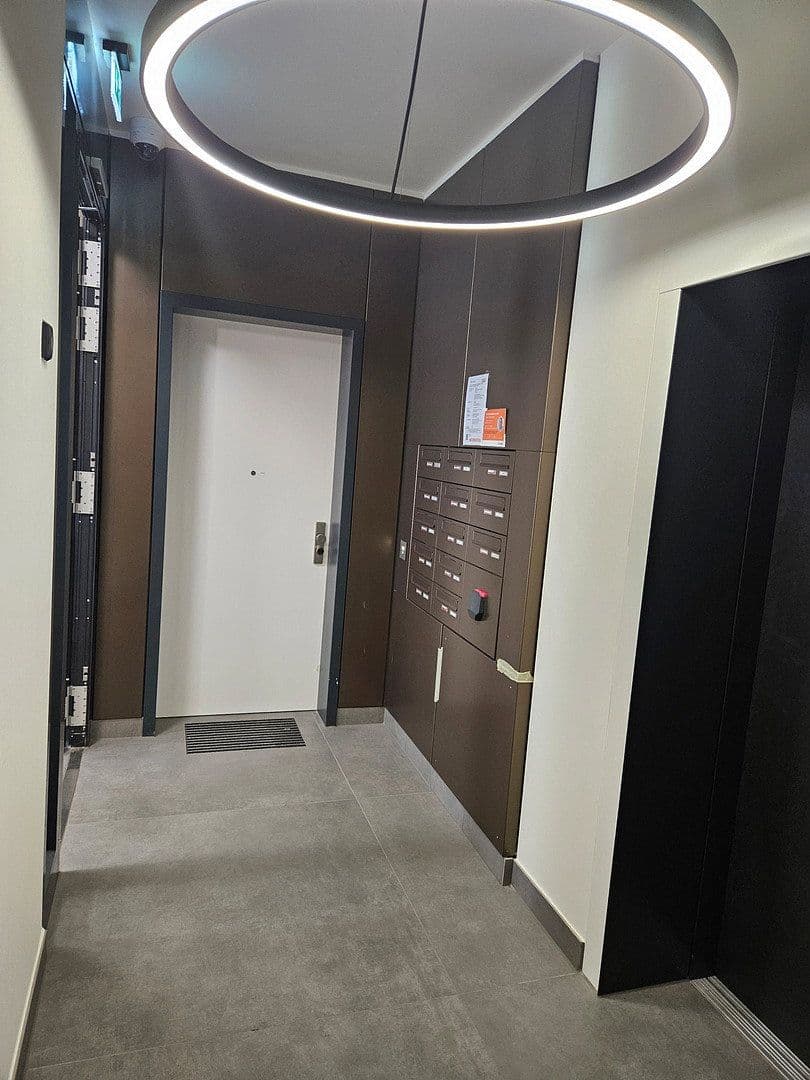 Prenájom bytu 4-izbový 112 m², Berlin, Berlín Prenájom bytu 4-izbový 112 m², Berlin, Berlín