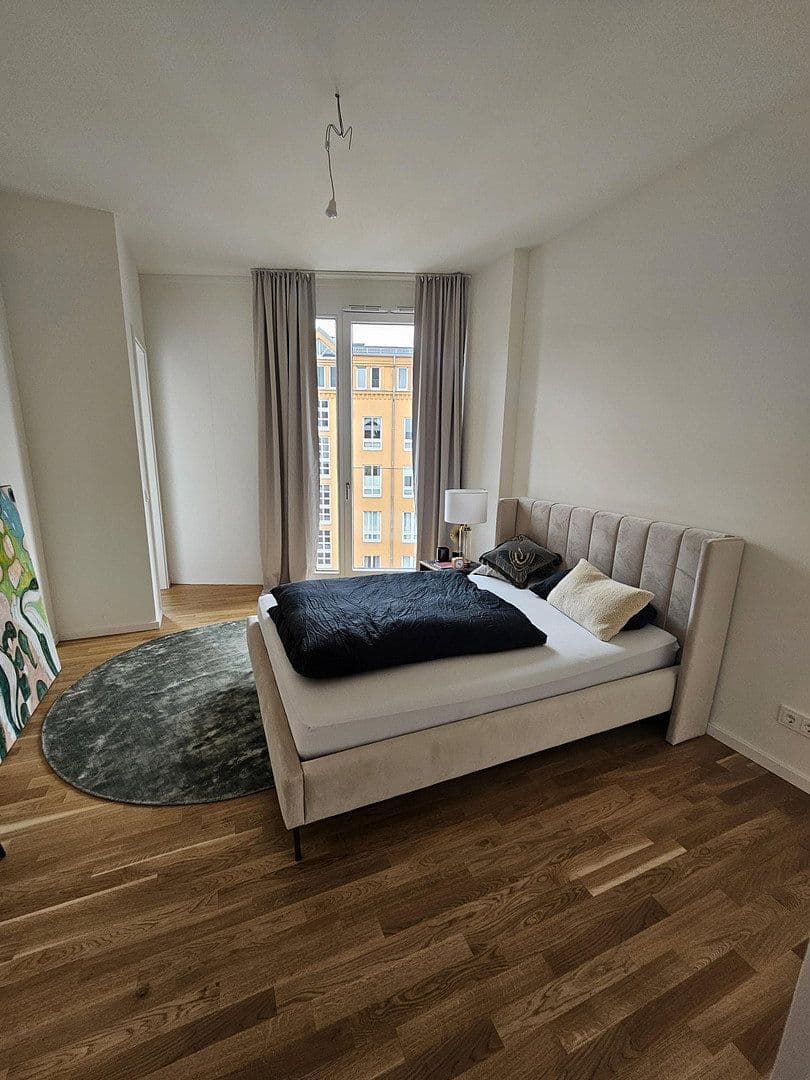 Prenájom bytu 4-izbový 112 m², Berlin, Berlín Prenájom bytu 4-izbový 112 m², Berlin, Berlín