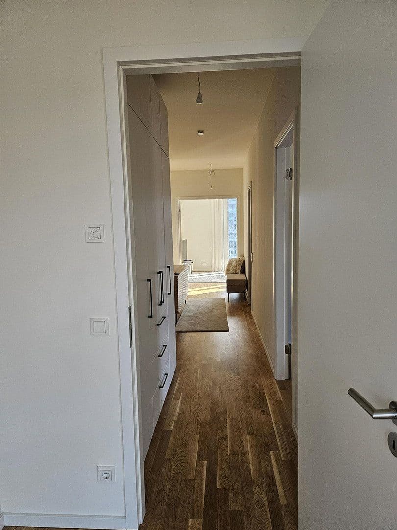 Prenájom bytu 4-izbový 112 m², Berlin, Berlín Prenájom bytu 4-izbový 112 m², Berlin, Berlín