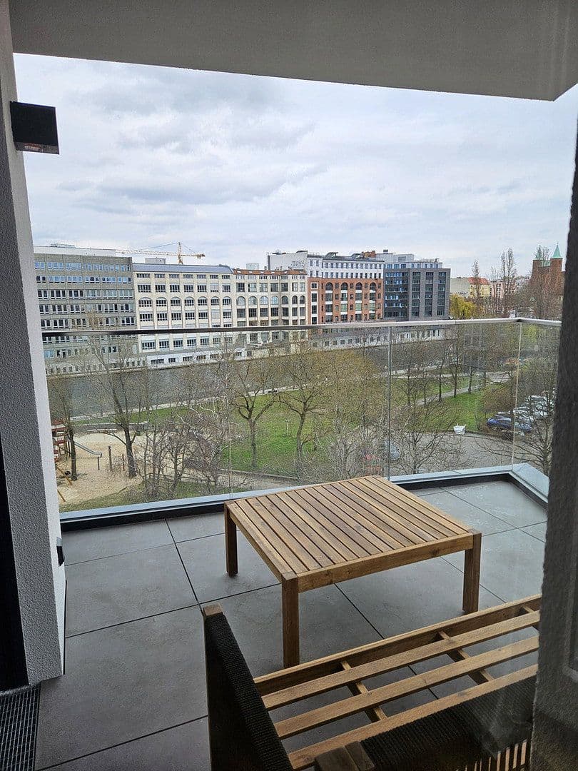 Prenájom bytu 4-izbový 112 m², Berlin, Berlín Prenájom bytu 4-izbový 112 m², Berlin, Berlín