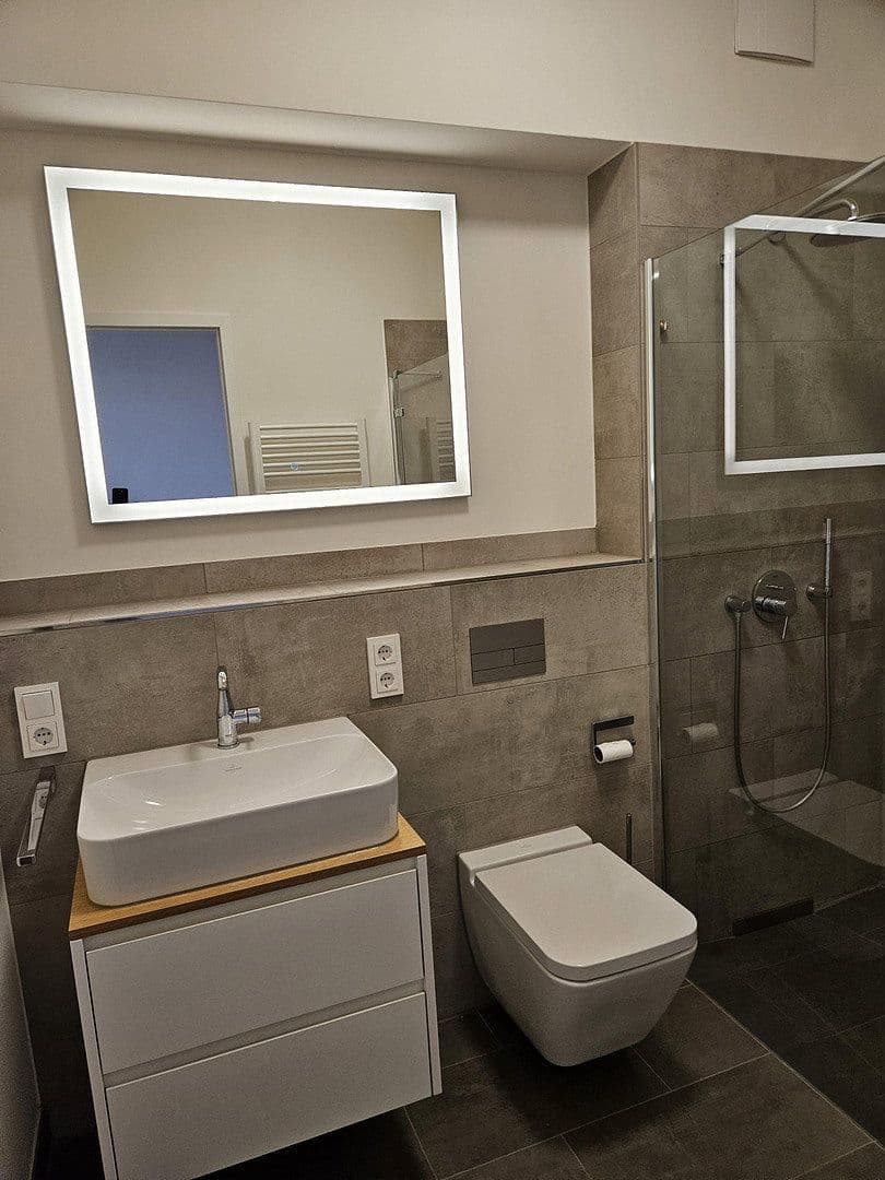 Prenájom bytu 4-izbový 112 m², Berlin, Berlín Prenájom bytu 4-izbový 112 m², Berlin, Berlín