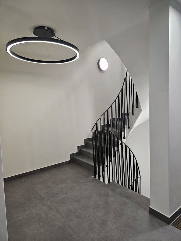 Prenájom bytu 4-izbový 112 m², Berlin, Berlín Prenájom bytu 4-izbový 112 m², Berlin, Berlín